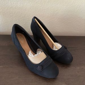 Clarks Nubuck Black Dress Shoes Sz 6